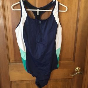 Lands End Swimsuit - 16W, perfect for workouts!